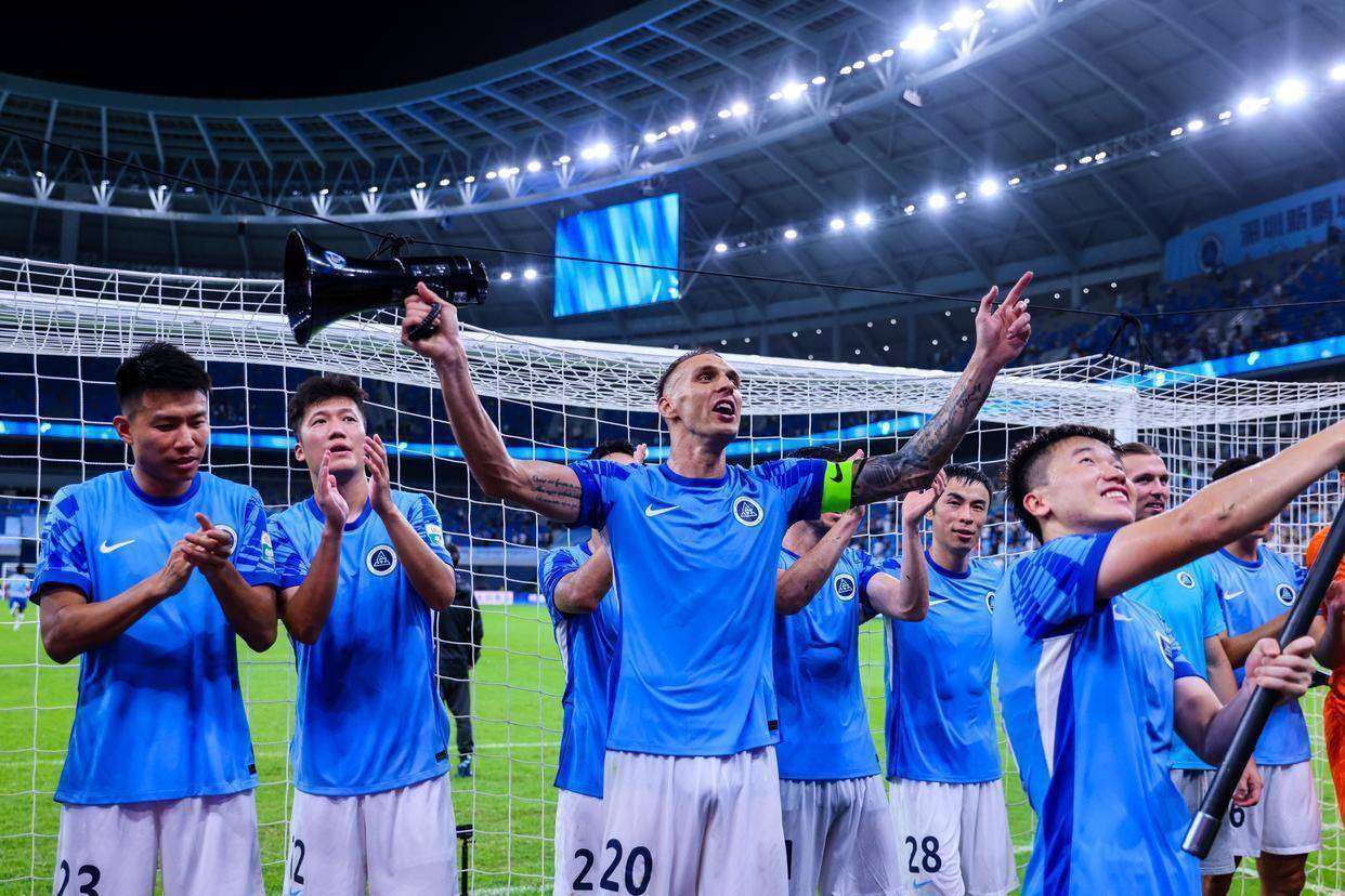 关于上海申花主场失利，教练组调整战术备战的信息